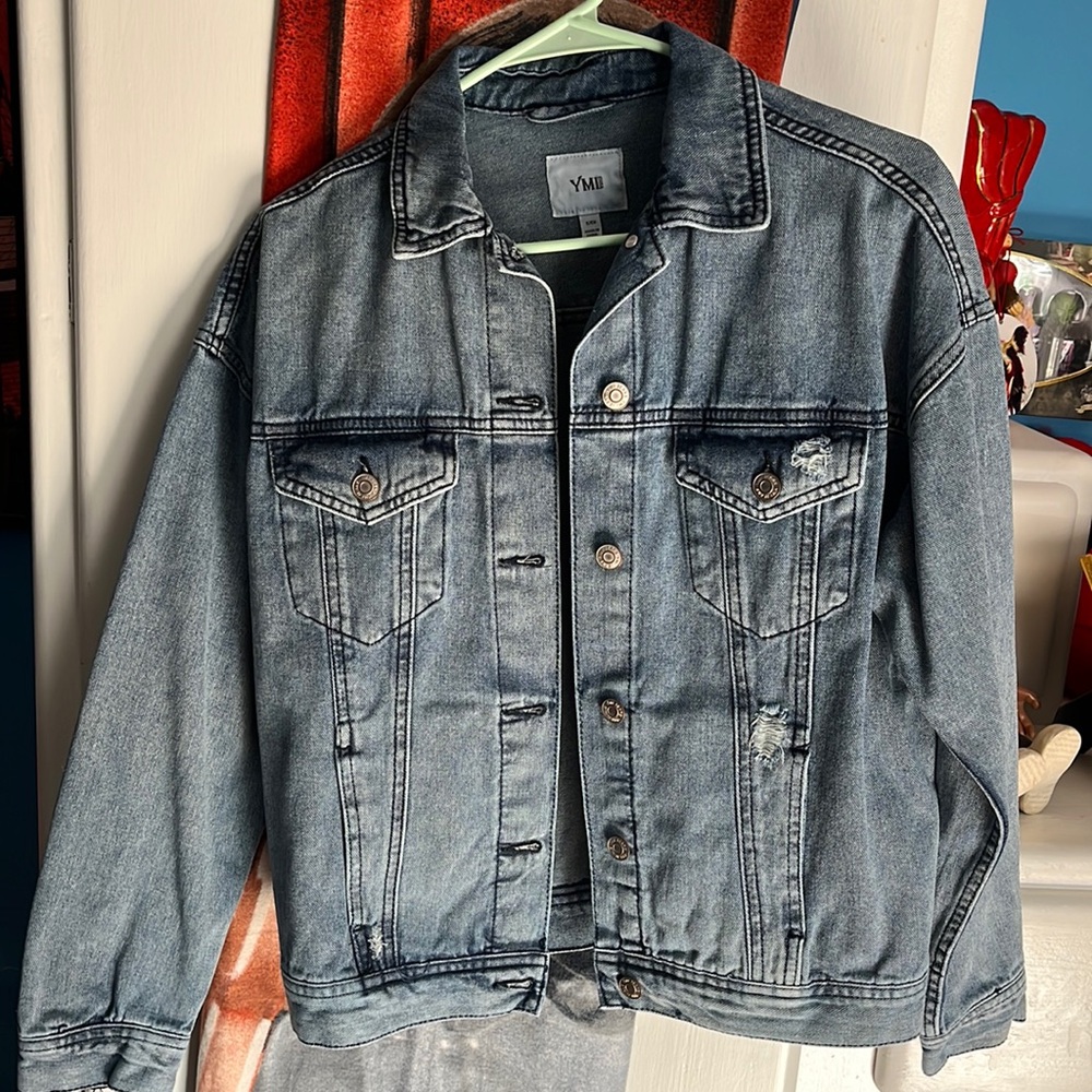 Size Small distressed Jean jacket